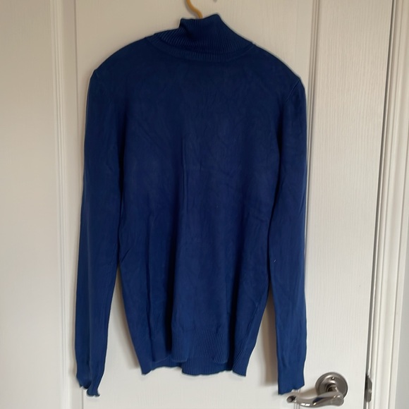 Female sweater - Picture 2 of 2